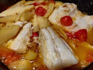 Baccala in umido con patate e pachino.jpg